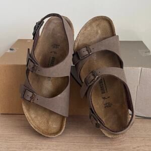 Birkenstock Roma ‘Mocha’ Strap Sandal Kids - SZ 34